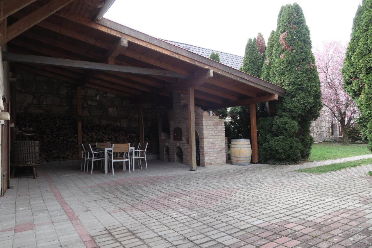 Falusi Vendeghaz Etyek Exterior photo